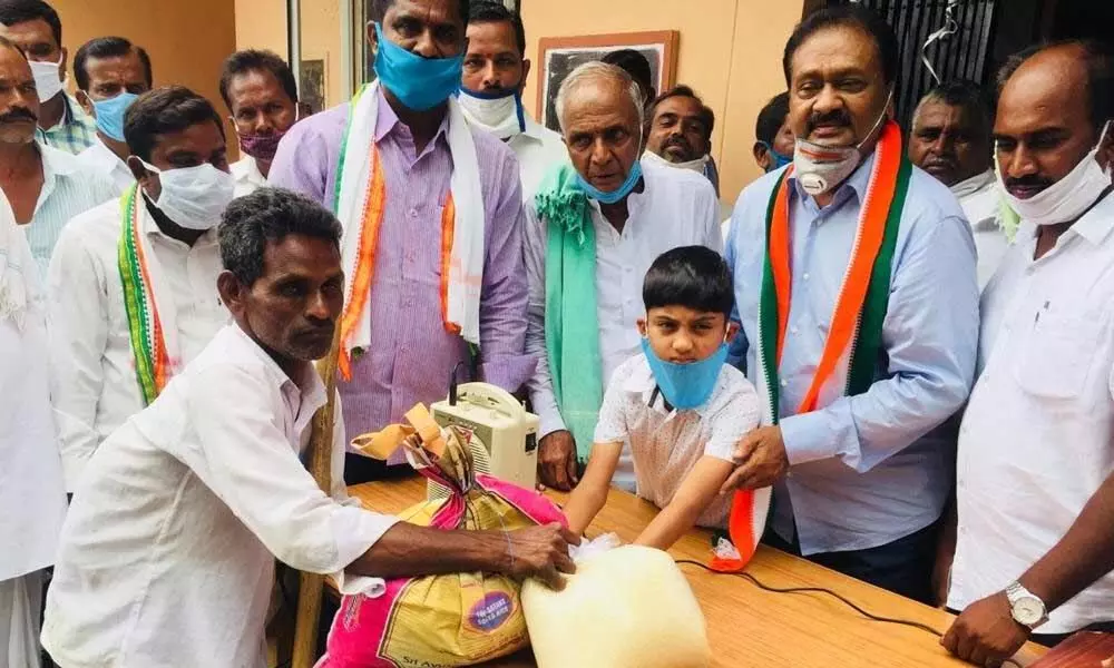 BJP, TRS governments exploiting poor even during coronavirus pandemic: Congress leader Shabbir