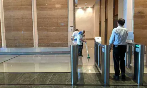 Bank in Hyderabad vacates office after employee dies of coronavirus