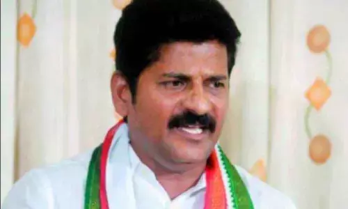 Hyderabad: Revanth Reddy distributes groceries to poor