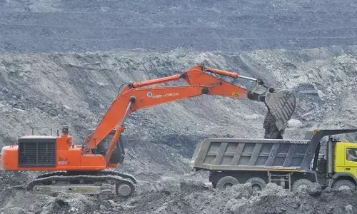 Mancherial: Singareni fails to provide facilities to miners during Covid-19