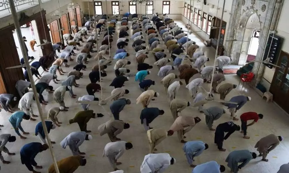 Hyderabad: Muslim leaders plead for prayers at Eidgah