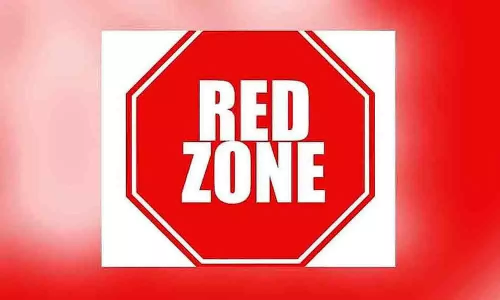 Kurnool: Residents of red zone areas resent strict lockdown rules