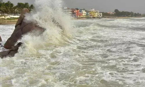 Cyclone Amphan to make landfall on Wednesday, lakhs evacuated in Bengal, Odisha