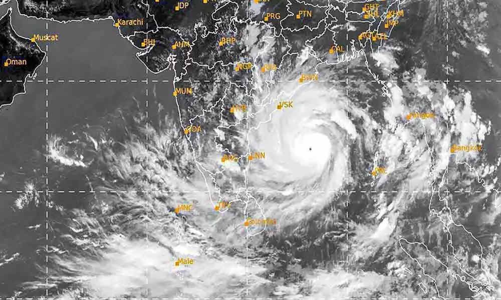 Amphan Cyclone Nears West Bengal, Odisha | Orange Warning Issued