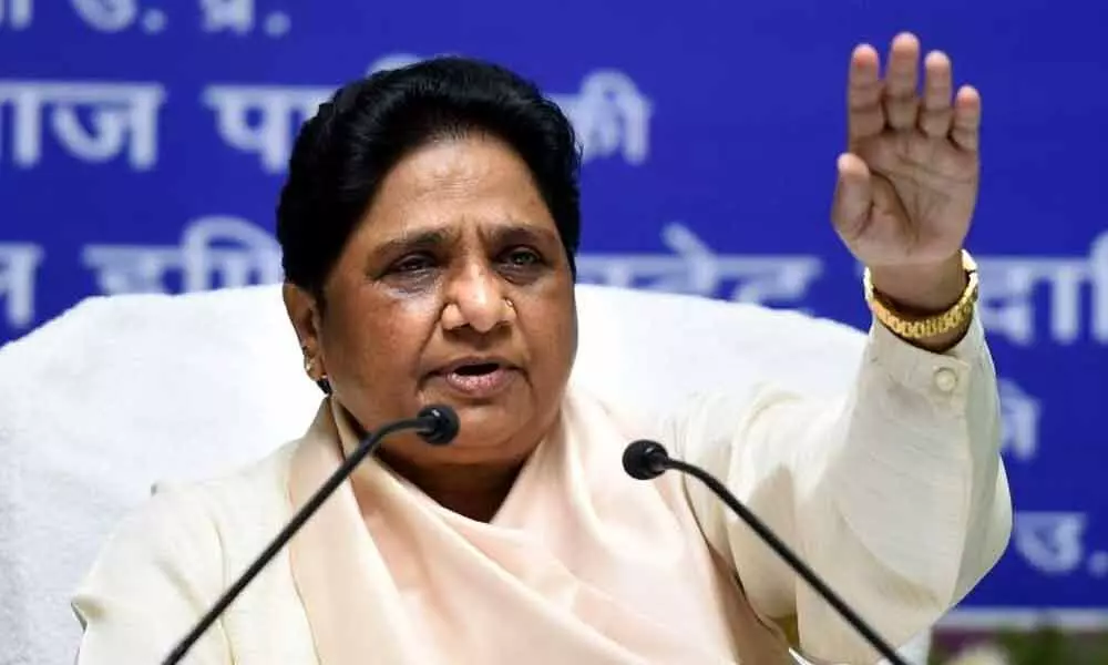 Centre should bear travel expenses of migrant workers: Mayawati