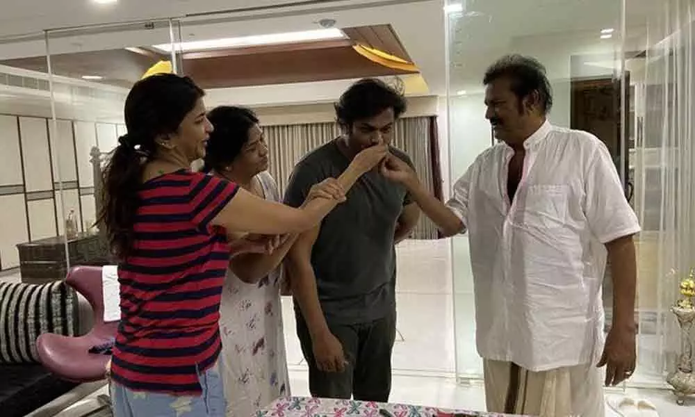 Manchu Manoj rings in bday with family
