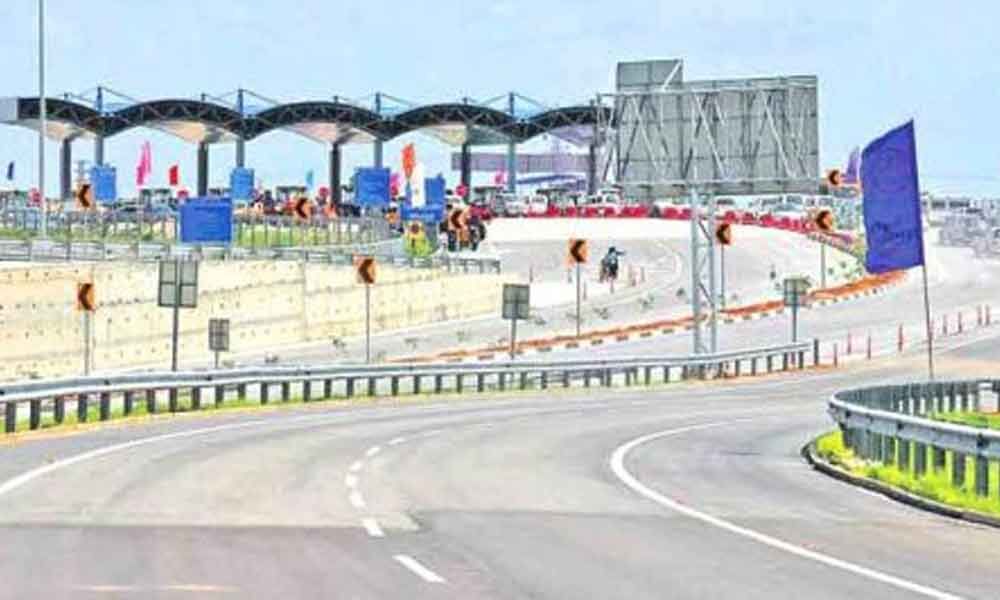 Outer Ring Road: ఔటర్ రింగ్ రోడ్డుపై కొత్త ట్రాఫిక్ నిబంధనలు.. నేటి నుంచే  అమలు | Hyderabad orr rule change speed limited increased to 120km-10TV  Telugu