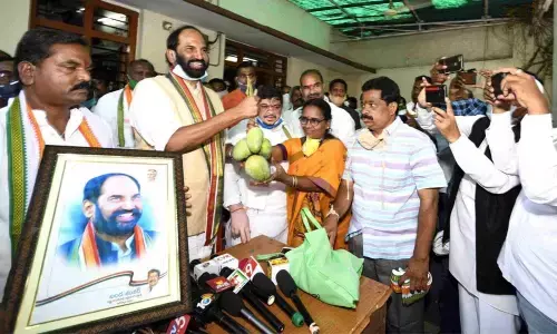 TPCC chief Uttam condemns KCRs policy on Covid-19 testing