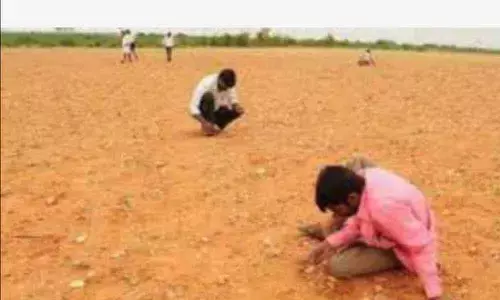 Kurnool: Reports of duo finding diamonds make round