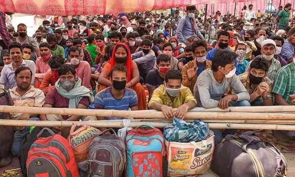 Shramik trains cancelled, migrants gather in Mumbai