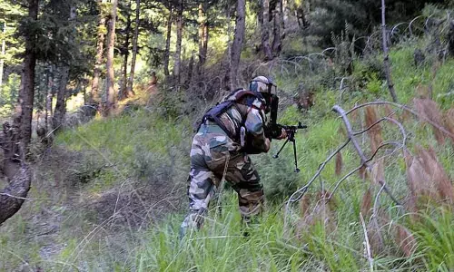 Pakistan violates ceasefire on LoC for 5th consecutive day