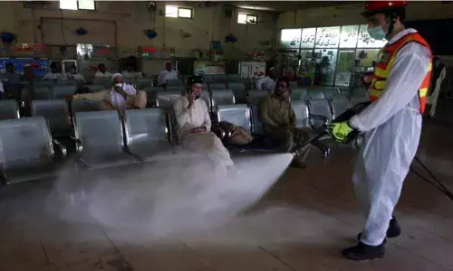 Pakistans Coronavirus cases go past 50,000 with record 2,603 new patients