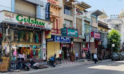 Covid casts shadow on Eid shopping in Hyderabad