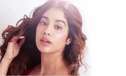 Jahnvi Kapoor in Vakeel Saab?