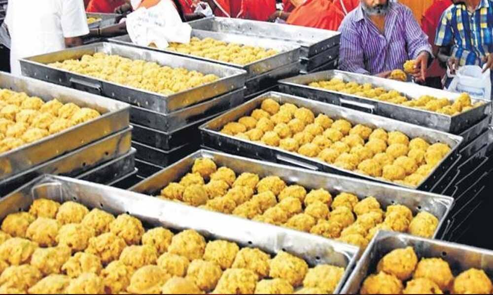 2.4Lakhs Laddus Sold In 3Hours In Telugu States
