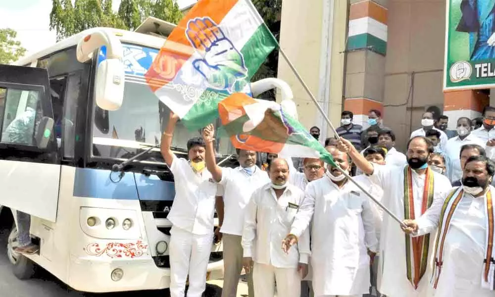 Hyderabad: Uttam Kumar Reddy rips into Central, State govts for failure to help migrant workers