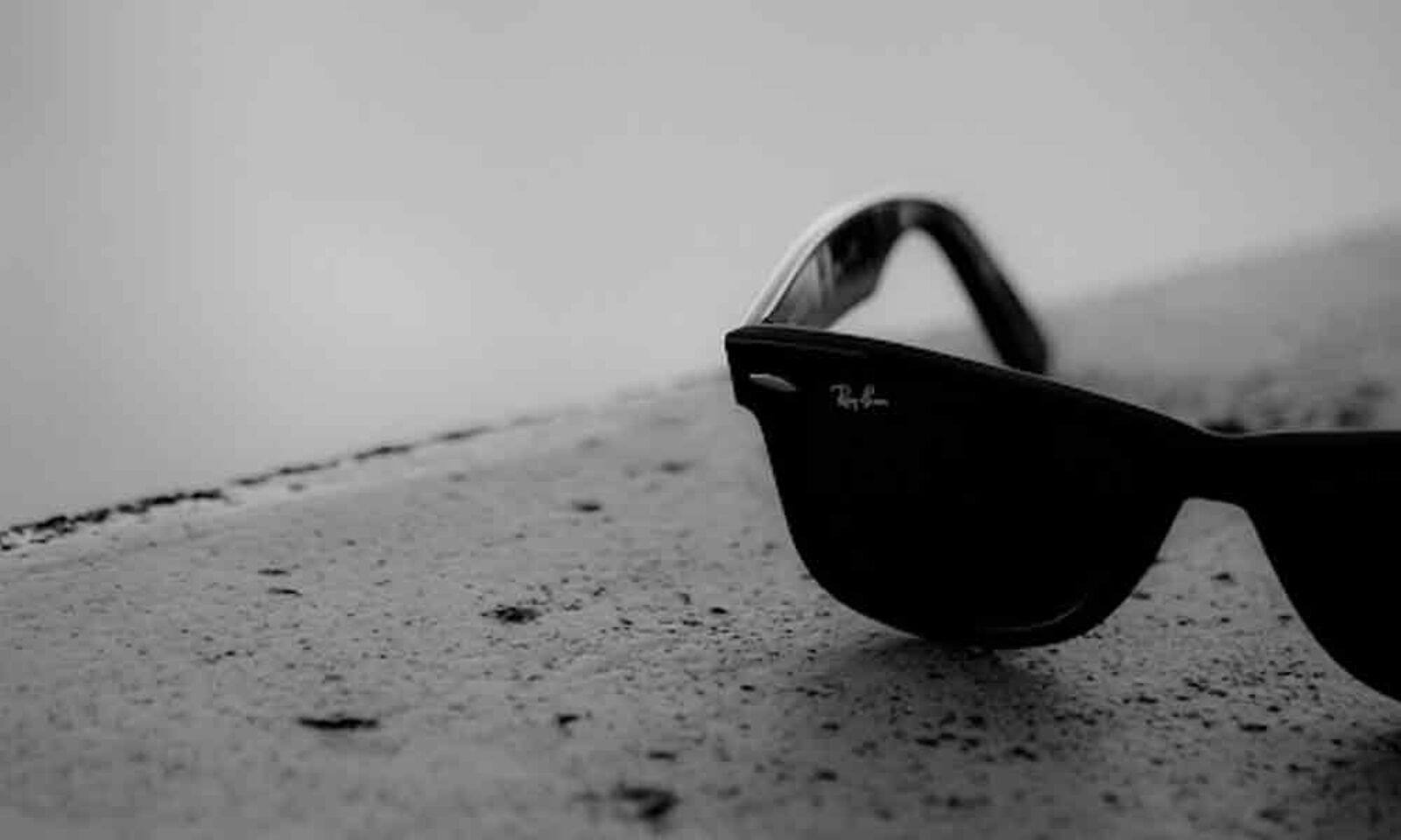Amazon.com: Ray-Ban RB3498 006/81 61M Matte Black/Grey Polarized Sunglasses  For Men+ BUNDLE with Designer iWear Eyewear Kit : Clothing, Shoes & Jewelry