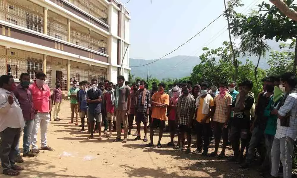 Visakhapatnam: 200 quarantined migrant workers get additional dal, veggies