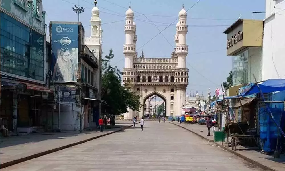 Eid-ul-Fitr 2020: Hyderabads Charminar wears deserted look on Ramzan