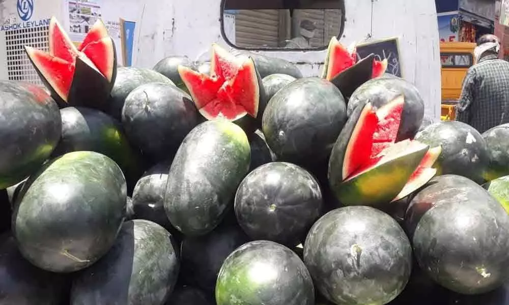 Karimnagar: Lockdown, fear of corona dash hopes of watermelon merchants