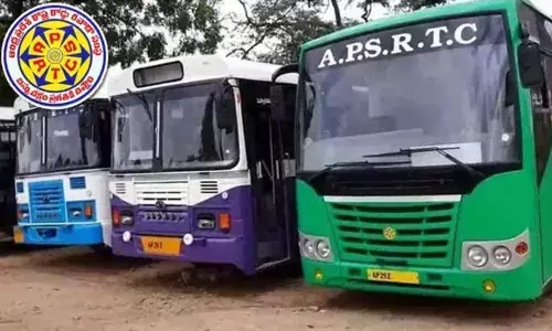 Telangana govt evacuates 400 AP secretariat employees to Andhra, officials conduct COVID-19 tests