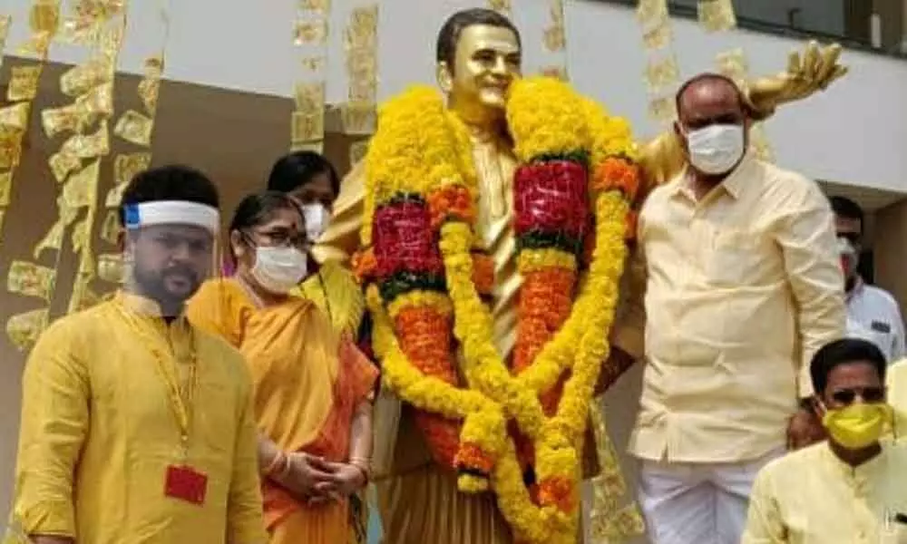 Srikakulam: TDP leaders pay tributes to N T Rama Rao