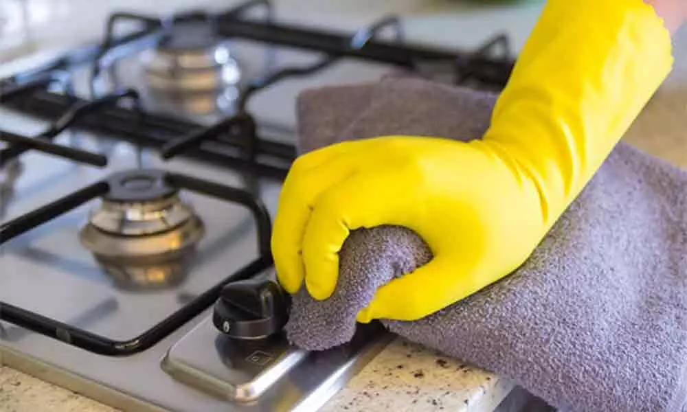 Kitchen cleaning through Microfiber Cloths