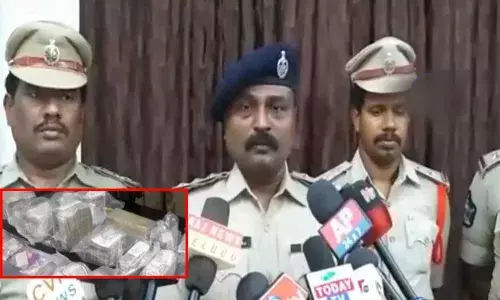 Khammam: Cash, gold worth Rs 1.3 crore seized at AP-Telangana border