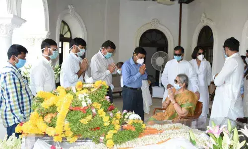 Kamareddy: Kamineni Umapathi Raos funeral held