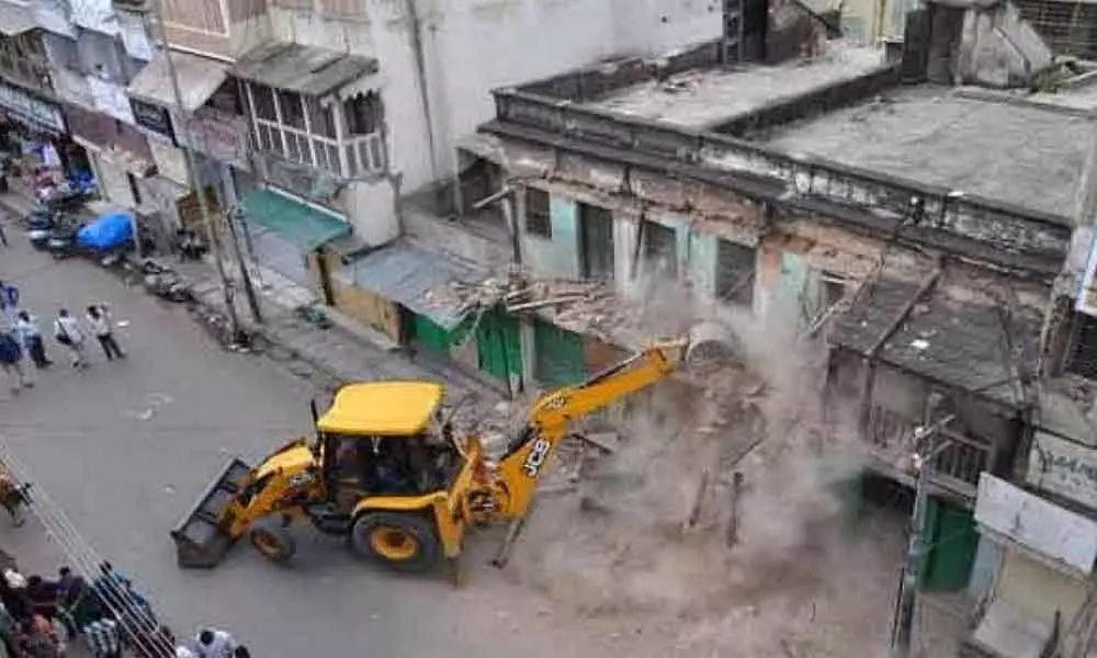 GHMC decides to raze 200 weak structures