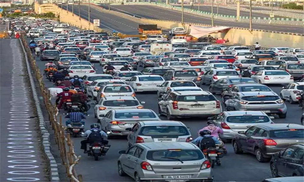 Delhi borders witness traffic congestion as curbs ease