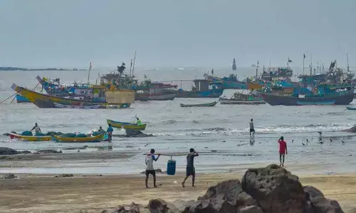 Mumbai Braces For Cyclone Nisarga Amidst COVID-19 Crisis