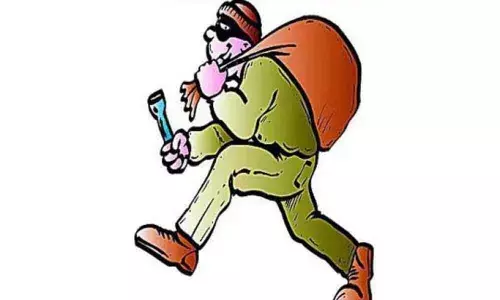 Burglars decamp with gold, valuables from coronavirus-hit family in Hyderabad