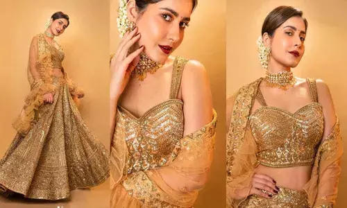 Raashi Khanna Looks Stunning In Her Throwback Golden Outfit