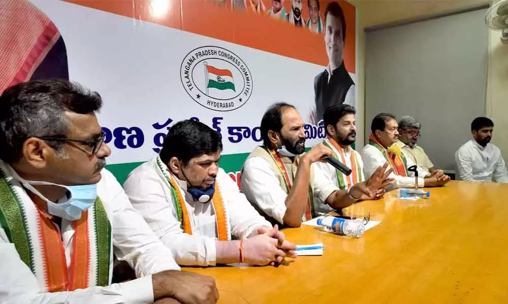 TPCC president N Uttam Kumar Reddy along with senior Congress leaders addressing press conference in Hyderabad on Saturday