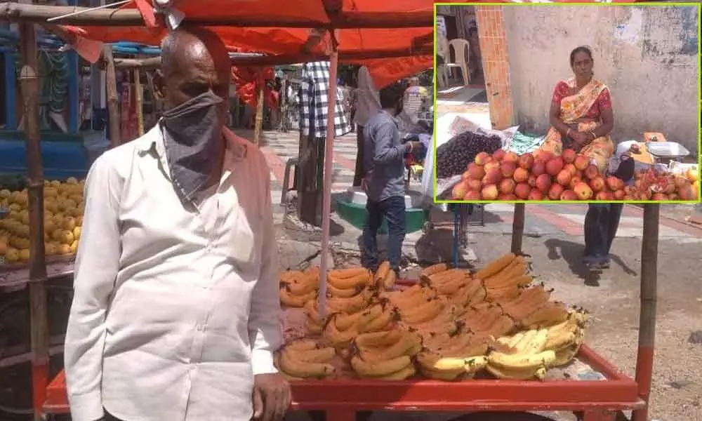 Hyderabad: Street vendors at crossroads