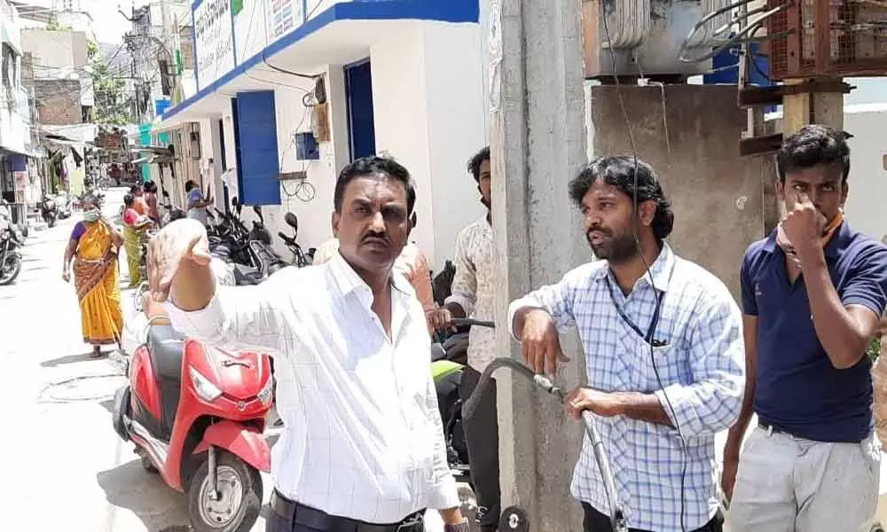 APSPDCL CMD inspecting power line maintenance works at Balaji Colony in  Tirupati on Monday