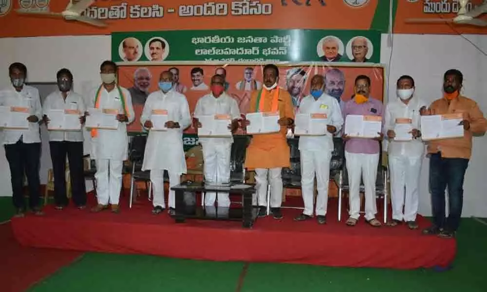 BJP National Executive member Perala Sekhara Rao stressed the need to create awareness among different sections of people to fight in the countrys war against Covid-19