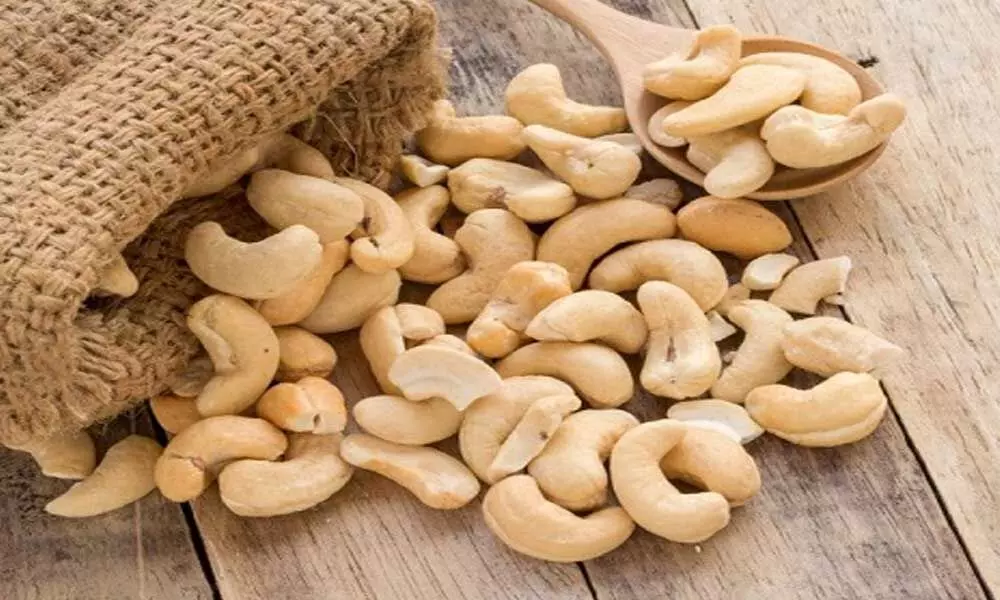 Cashew price crashes due to lockdown