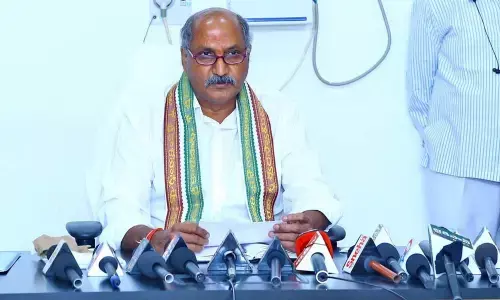 Srikalahasteeswara Devasthanam  EO C Chandrasekhar Reddy speaking  to reporters  on Saturday