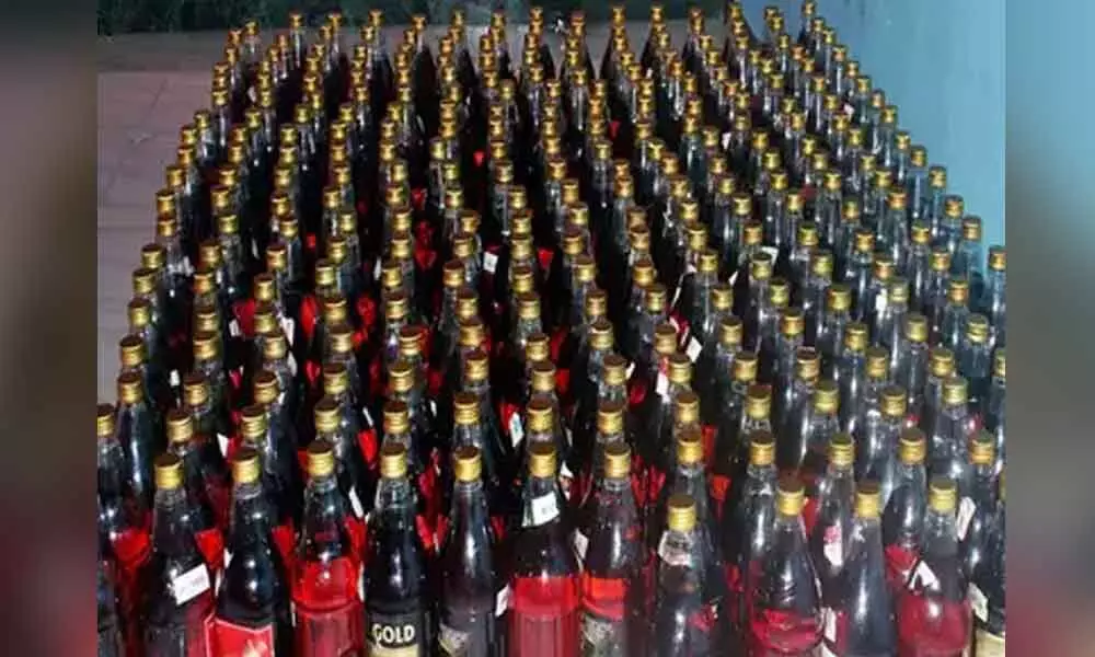 Tamil Nadu liquor flows in Andhra Pradesh border villages