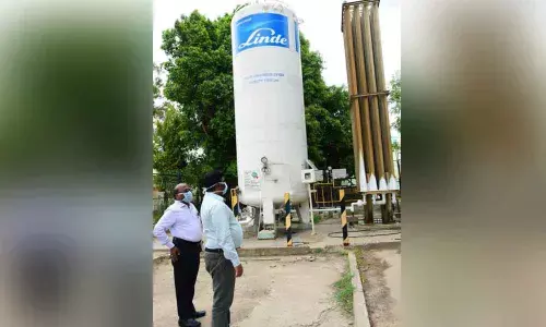 District collector G Veera Pandiyan inspecting the liquid model oxygen plant at state level Covid hospital in Kurnool on Monday