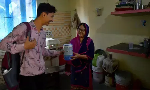 Class 12 student handles Covid bodies for mother’s medicines, school fees