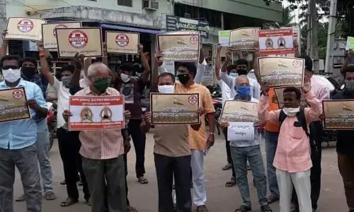 RSS and VHP activists staging a protest against China’s attack on Indian soldiers,  in Srikakulam on Thursday