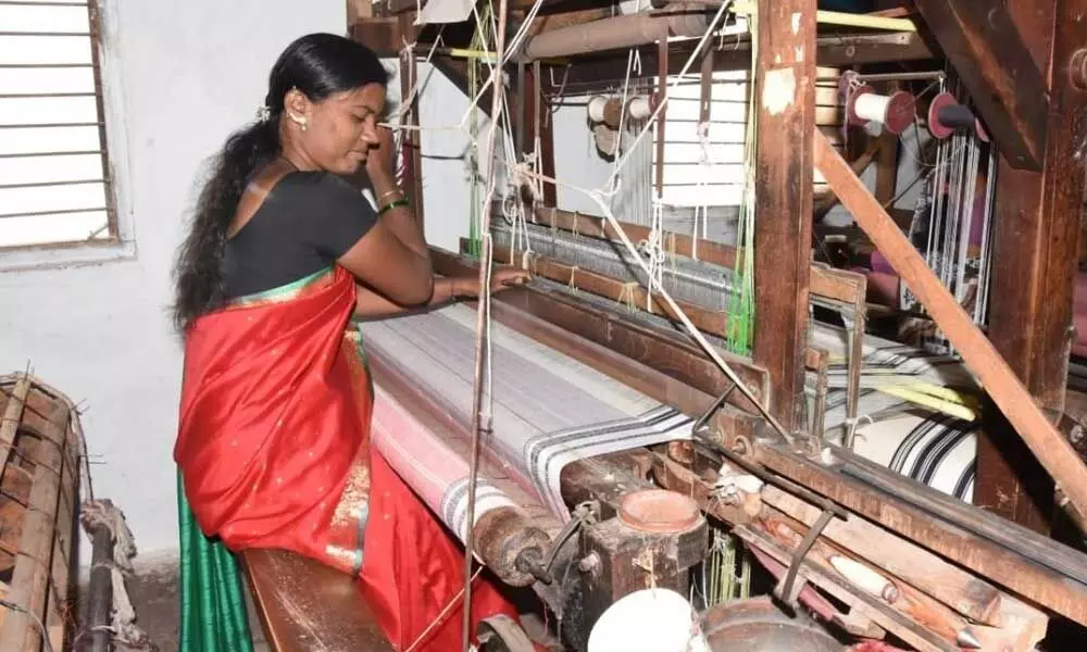 K’taka’s weavers, artisans strive to survive in lockdown