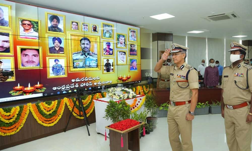 Vijayawada: DGP Gautam Sawang pays respects to Galwan martyrs