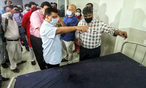 COVID-19: Delhi LG, AAP Govt. Differ On 5 Day Institutional Quarantine