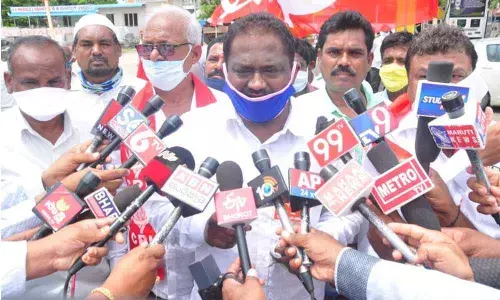 CPI senior leader Bagam Hemanth Rao speaking to media people in Khammam on Saturday