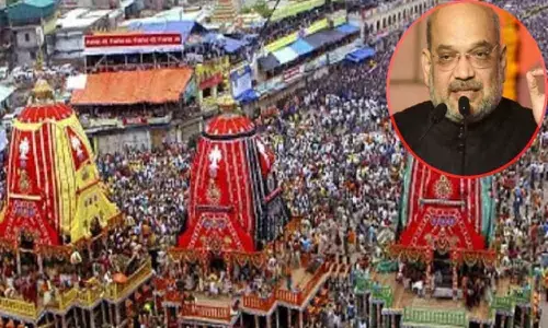 Amit Shah speaks to Puri Maharaja on Ratha Jatra