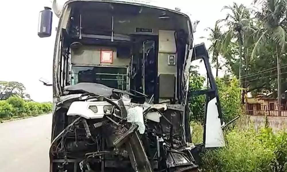 1 Dead, 20 Injured As Bus Carrying Migrants Hits Truck In Odisha